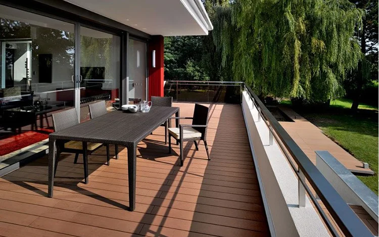 What Are the Advantages of Composite Decking in Balcony Design