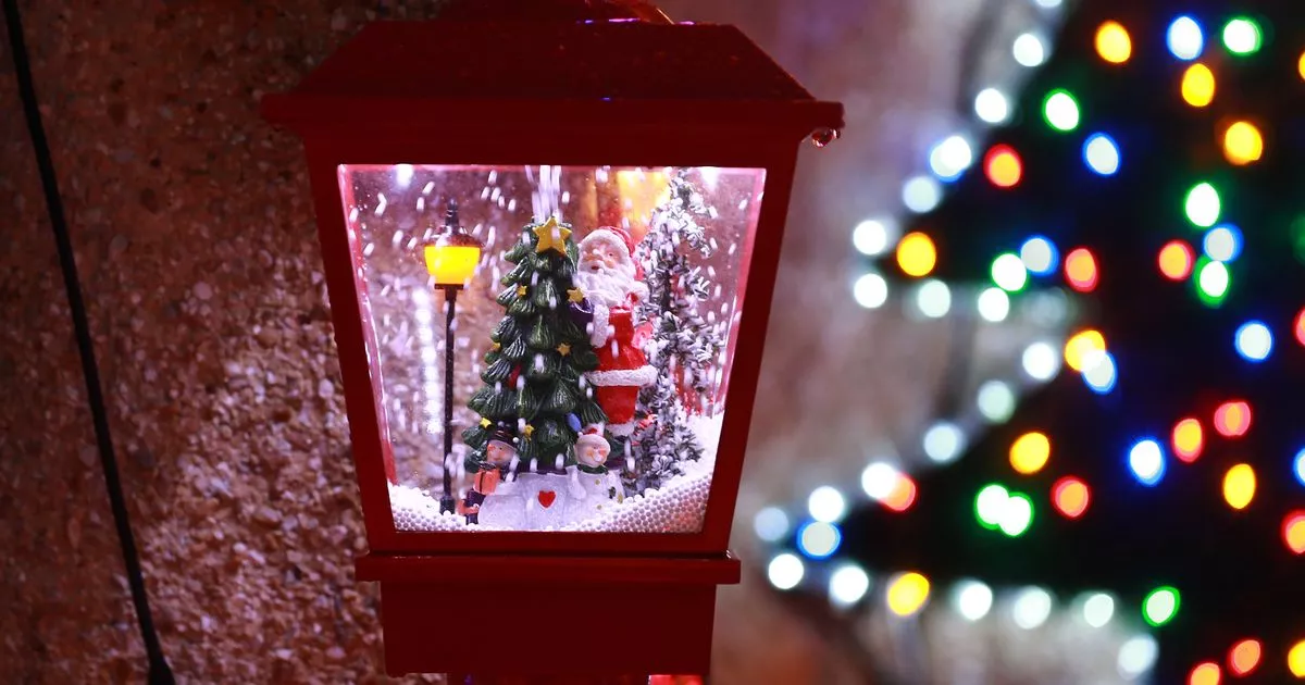 Snowflake Glass Globe Lanterns - Best Holiday Decor for Christmas